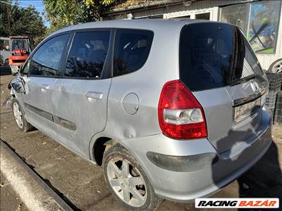 Honda Jazz II (GD) 1.3i bontott alkatrészei