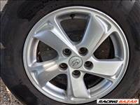 16" gyári Hyundai alufelni, rajta 215/70 Kleber Dynaxer SUV nyári gumi 