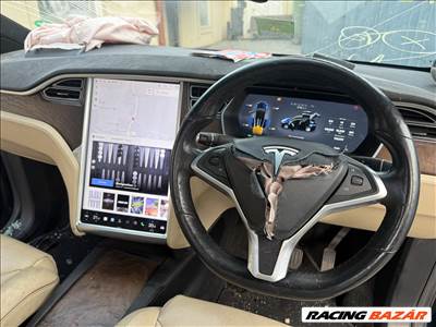 Tesla Model X kijelző 
