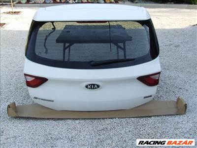 Kia Stonic csomagtér ajtó 
