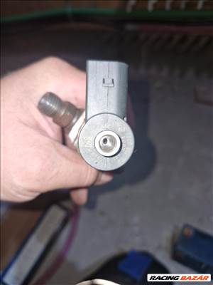 Audi q3 injektor 044 5110 369 03l130277j