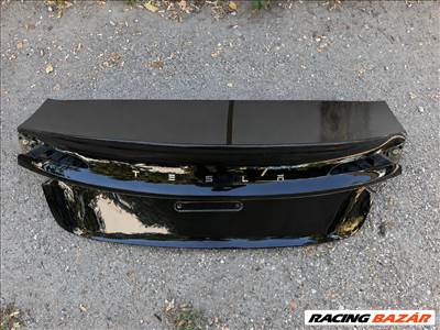 Tesla Model 3 csomagtérajtó 