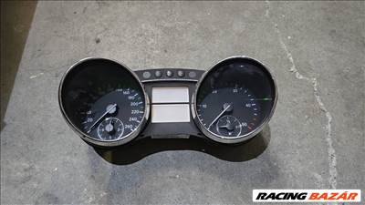 Mercedes R-osztály W251 W251 - R-class KM óra a2519006000