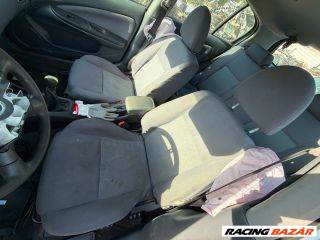 Nissan Almera II Bal első Fejtámla *173891*