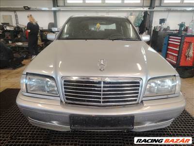 MERCEDES-BENZ C-CLASS (W202) C 240 - Bontódik!