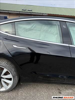 Tesla Model 3 jobb hátsó fekete ajtó