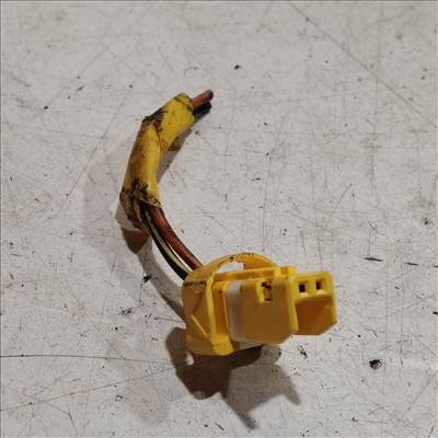 Lancia Ypsilon II. bal első biztonsági öv elektromos csatlakozó 735420953